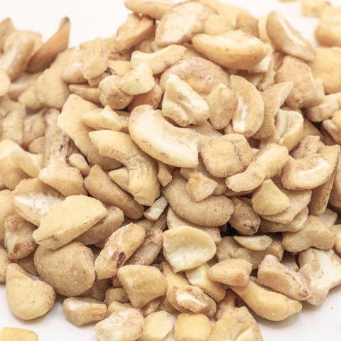 Organic raw cashew pieces